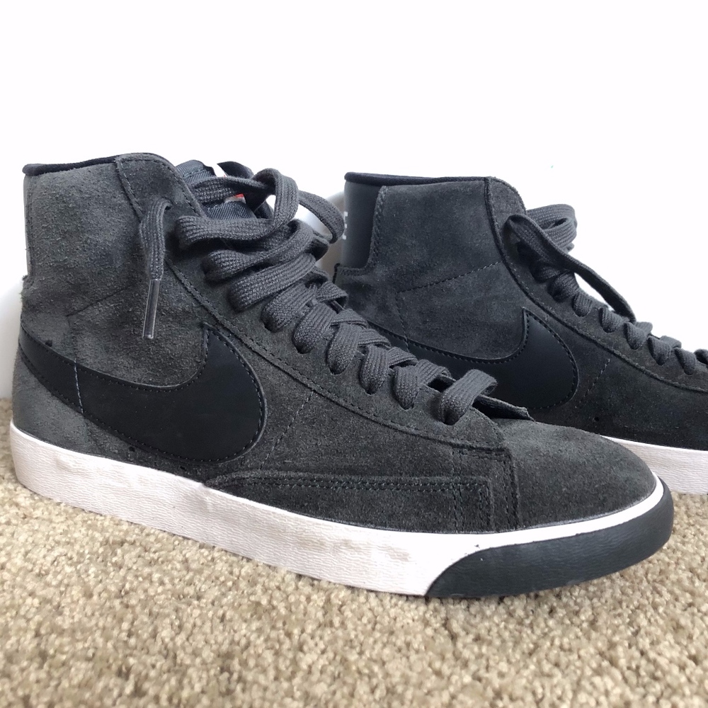 Nike Women Blazer Mid Vintage Suede